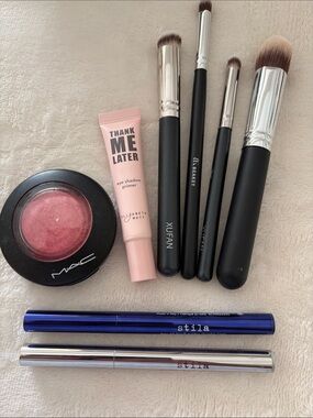 8 Piece Cosmetics Bundle